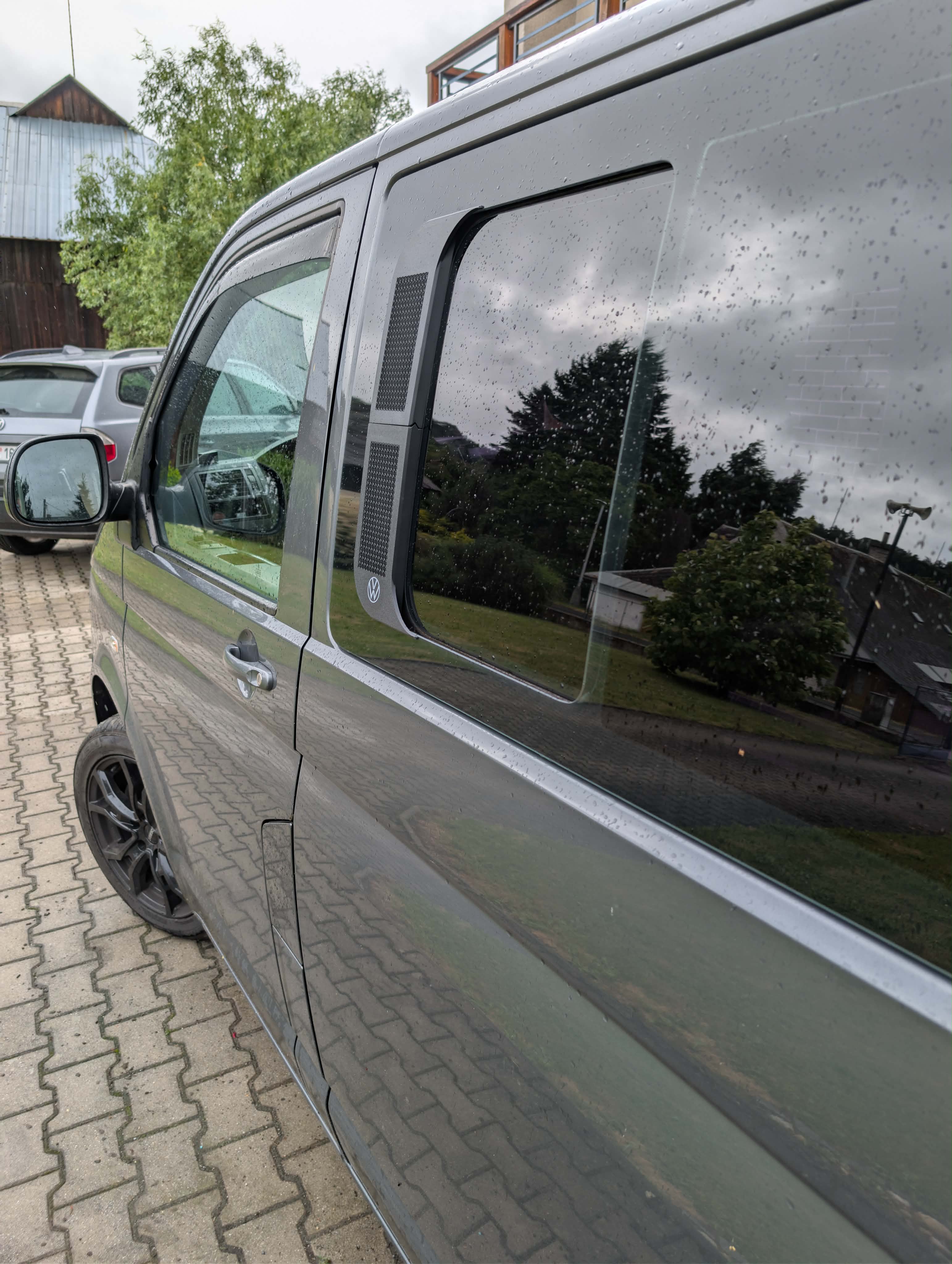 Ventilation grilles for slider window VW T5-T6 with Curves