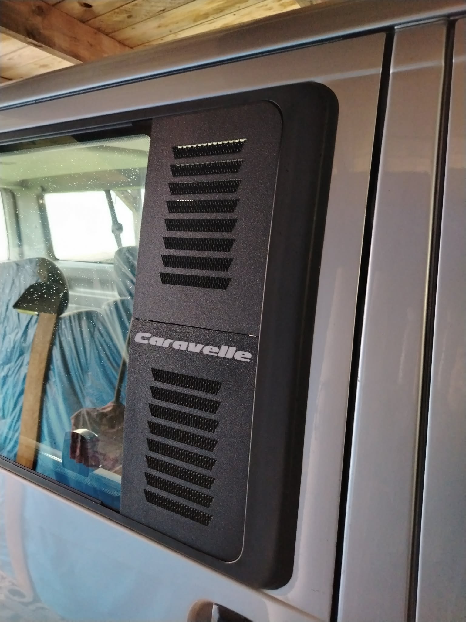 Ventilation grilles for slider window VW T4