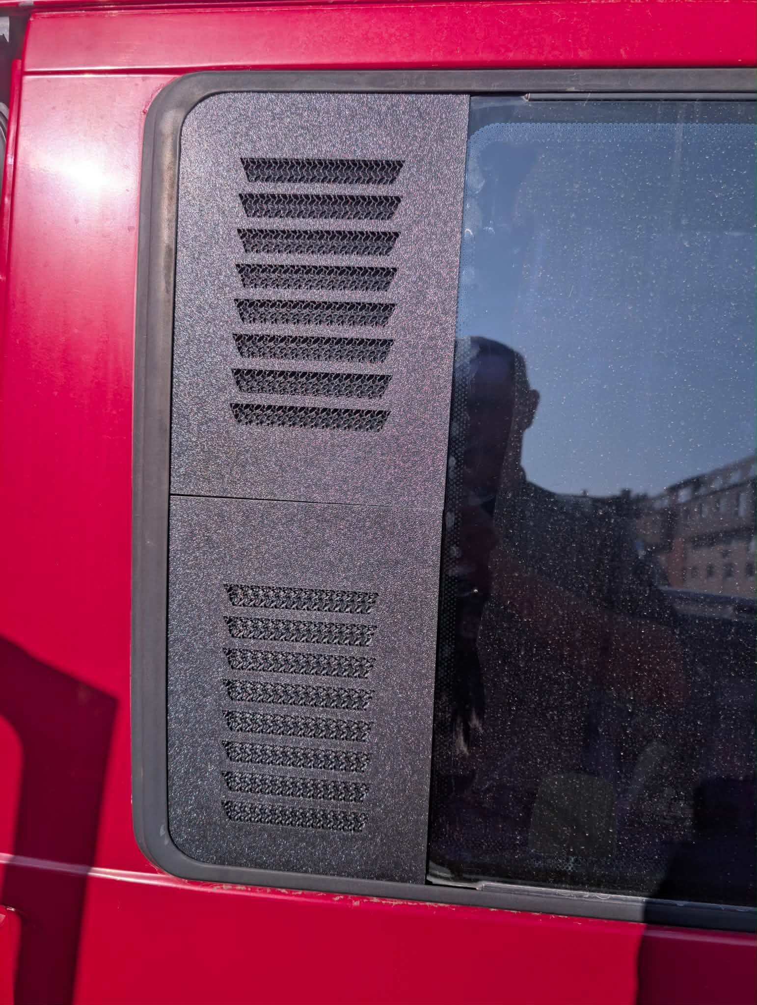 Ventilation grilles for slider window VW T4